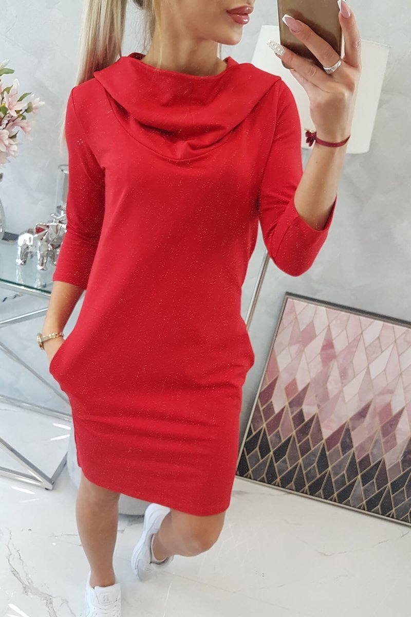 jednofarebné červené šaty